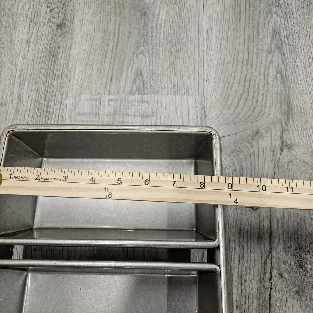Chicago‎ Metallic 4 Strap Bread Loaf Baking Pan metal storage made in USA